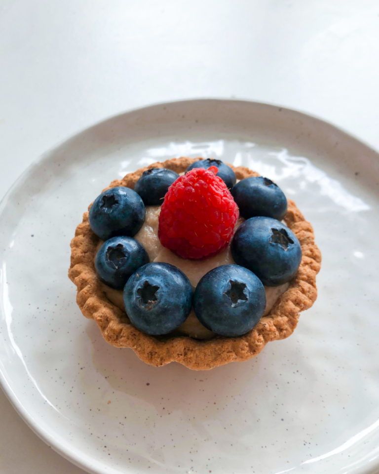 Vegan Fruit Tart (with White Bean Cream)